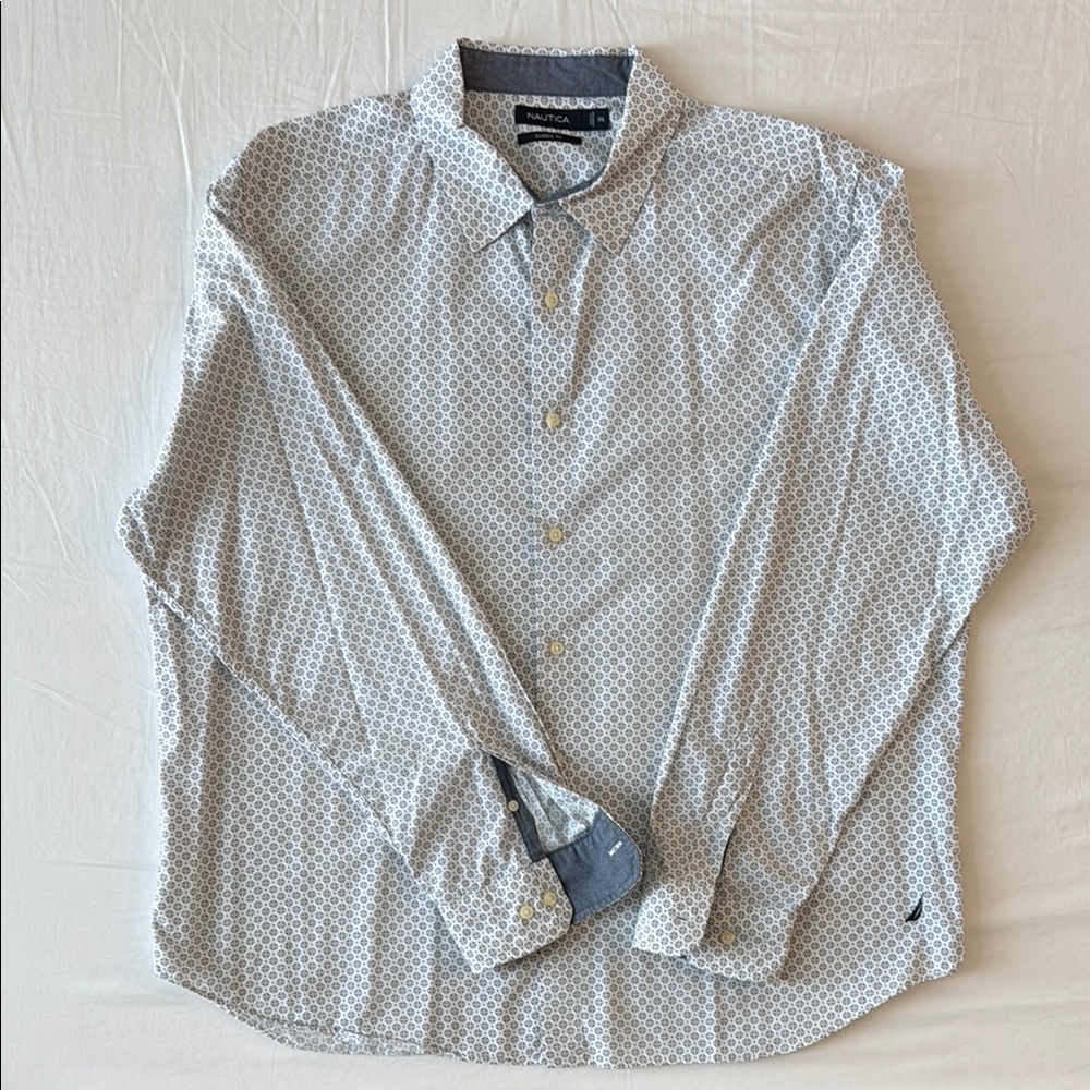 Nautica White and Blue Casual Button Down Shirt